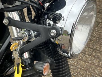 Triumph Thruxton 900